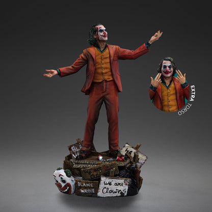 Joker Arthur Fleck Deluxe Iron Studios statue with interchangeable extra torso