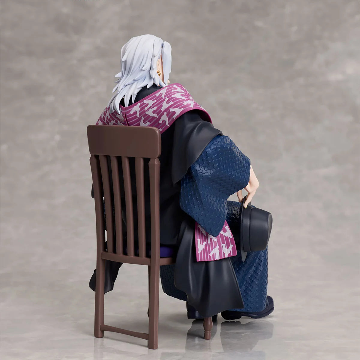 Tengen Uzui Demon Slayer seated figure by Aniplex – back view