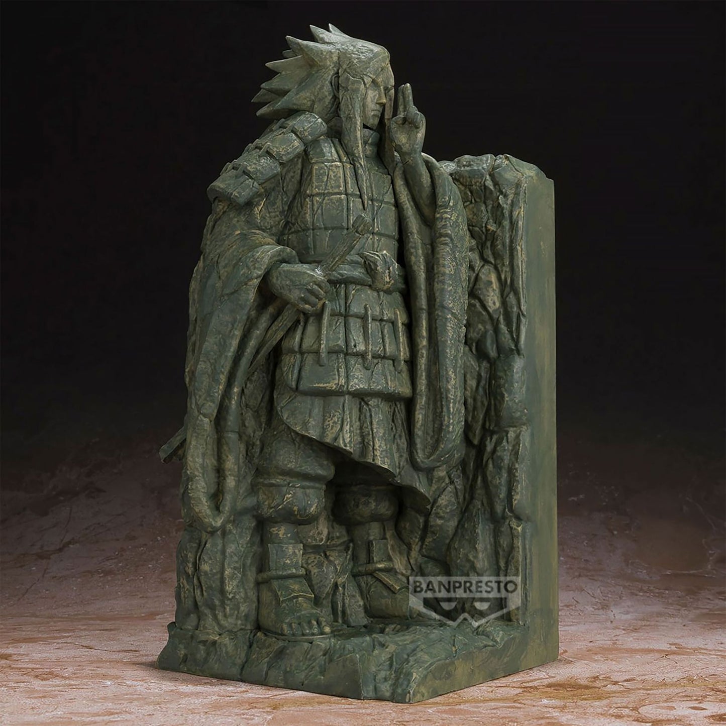 Madara Uchiha Final Valley Banpresto bookend from Naruto – side angle view